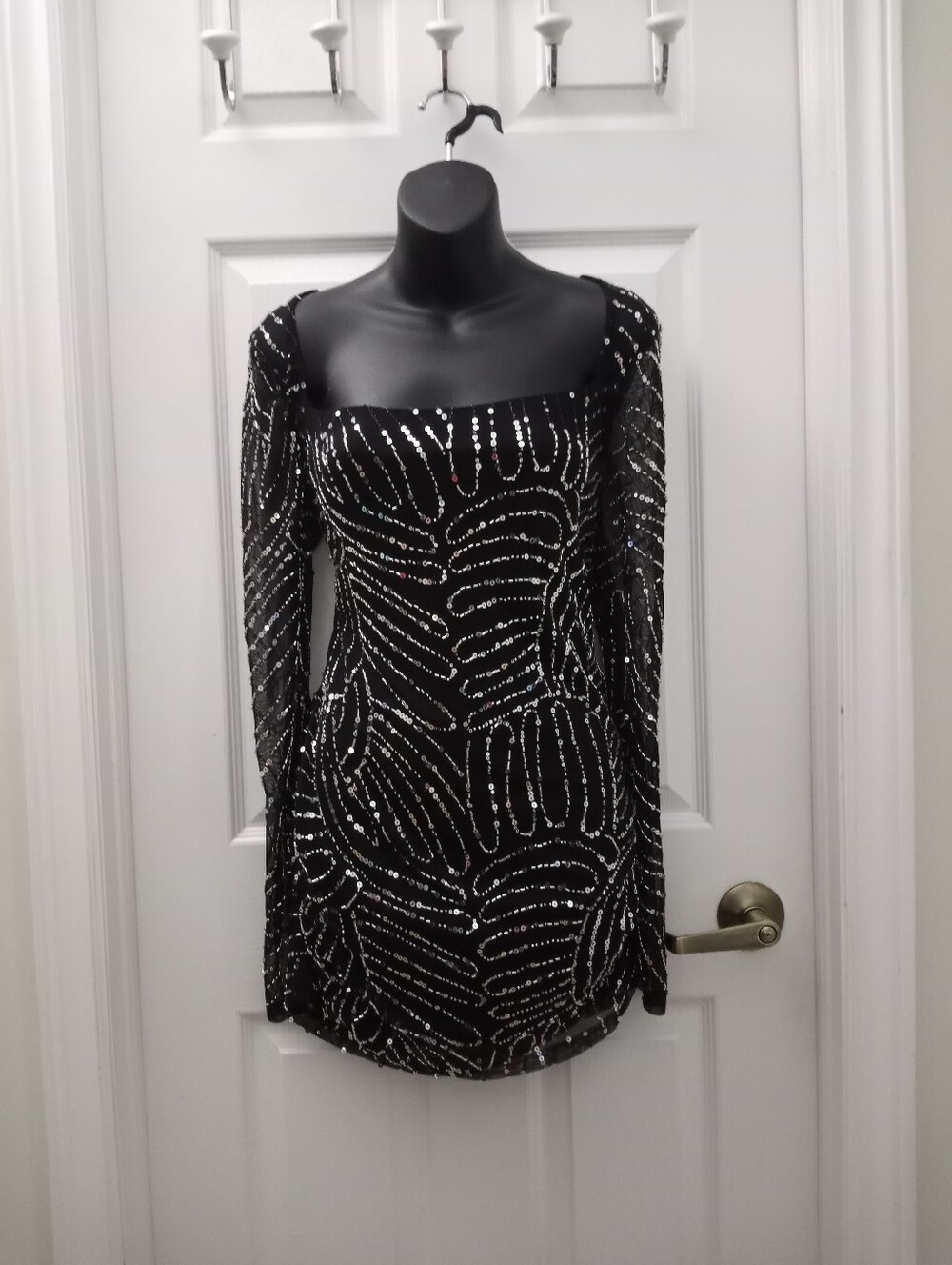 PREMIER AMOUR Sequin Cocktail Dress
